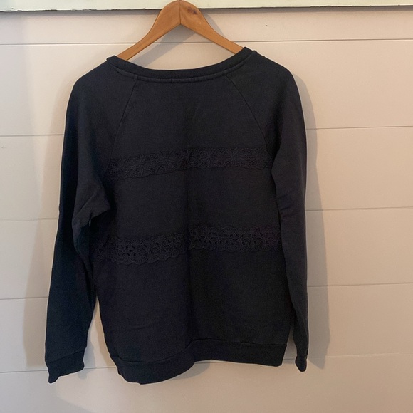 Gap black lace sweatshirt size Large - Picture 7 of 7